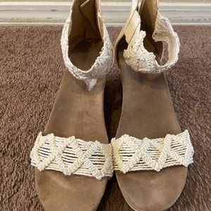 Women’s Lucky Brand Cream Wedges 7.5